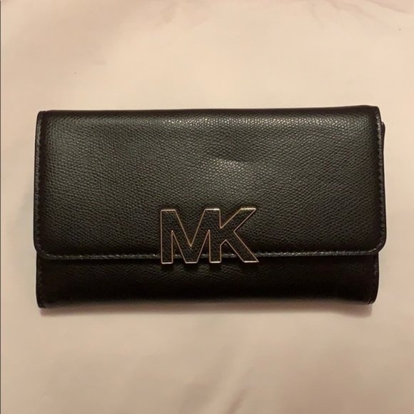 Michael Kors Handbags - Michael Kors Florence Wallet